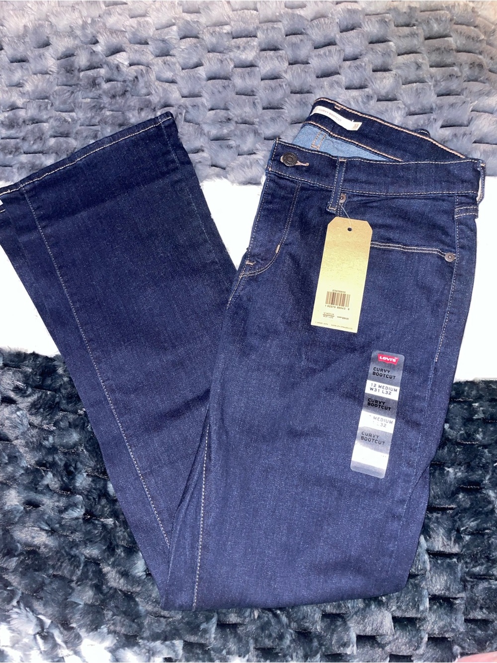 Women’s NWT Levi's Dark Blue Curvy Bootcut Jeans  SZ 12